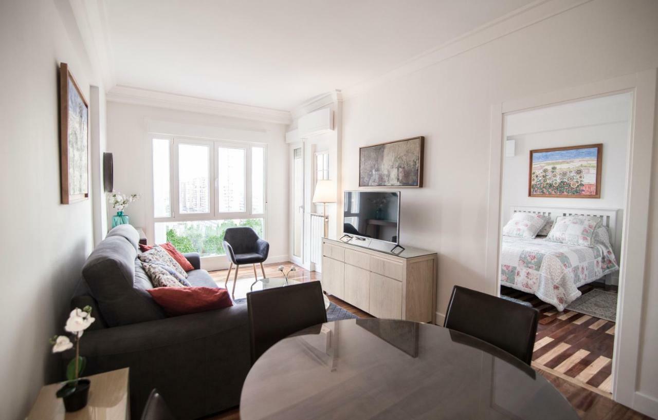 Elegant Retreat Business District Bernabeu Apartment Madrid Exterior photo